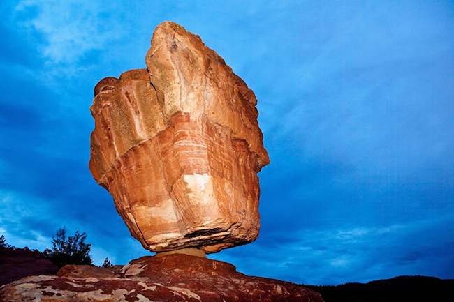 Balanced Rock, Khu vườn của các vị thần, Mỹ: Tảng đá độc đáo này là một phần trong "Khu vườn của các vị thần" ở Colorado, một vùng hoang dã độc đáo từng là nơi sinh sống của nhiều bộ lạc bản địa Mỹ trong hơn 3.000 năm.&nbsp;
