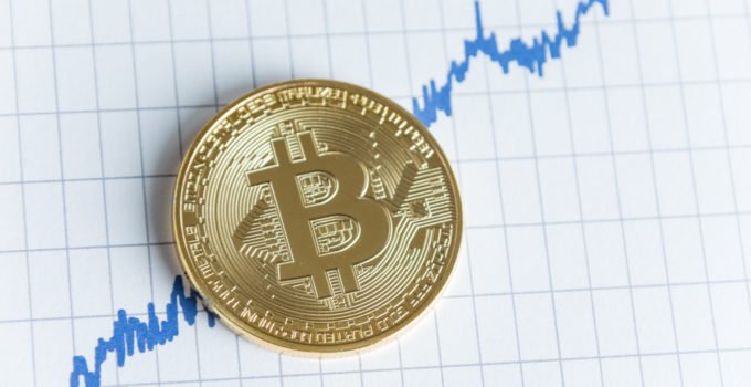 Bitcoin tăng vượt 37.000 USD