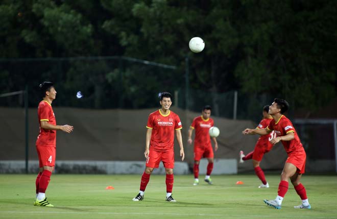 Văn Thanh cùng đồng đội đang tự tin hướng đến chiến thắng trước Malaysia để tranh vé vào thẳng vòng loại cuối cùng World Cup 2022 khu vực châu Á.