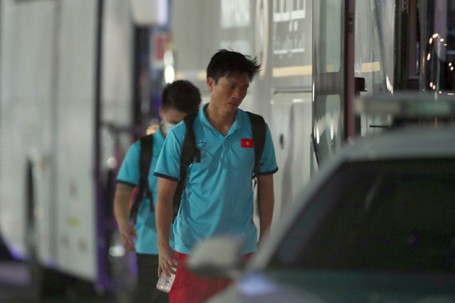 ĐT Việt Nam ráo riết chuẩn bị đấu Malaysia, Tuấn Anh lặng lẽ tìm một góc riêng