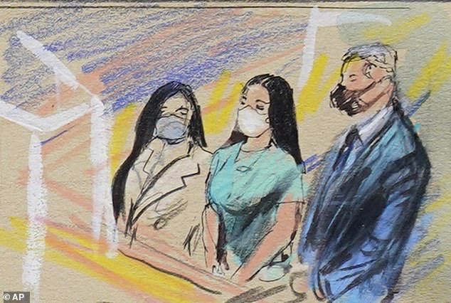 Tranh vẽ vợ trùm ma túy El Chapo - Emma Coronel Aispuro (áo xanh lá, đứng giữa) - xuất hiện tại tòa án Mỹ. Ảnh: AP