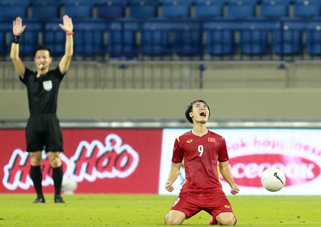 Đây là cảm xúc của tiền đạo Nguyễn Văn Toàn sau khi ĐT Việt Nam vượt qua Malaysia với tỷ số chung cuộc 2-1 tối ngày 11/6, qua đó giữ vững ngôi đầu bảng G vòng loại World Cup 2022 khu vực châu Á.