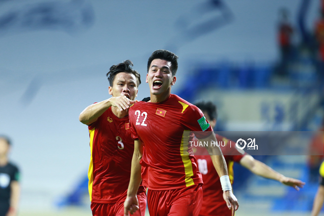 Tiến Linh ghi bàn mở tỉ số cho đội tuyển Việt Nam trước Malaysia. Ảnh Tuấn Hữu.