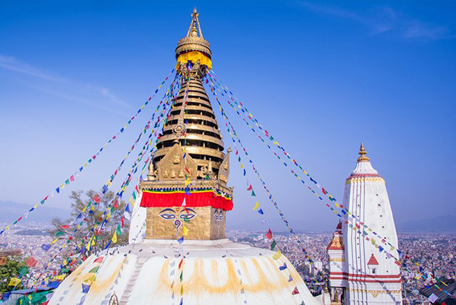 Kathmandu, Nepal: Là nơi giao thoa giữa&nbsp;Ấn Độ giáo và Phật giáo, Kathmandu có rất nhiều bảo tháp, bao gồm cả địa điểm Phật giáo linh thiêng nhất của Nepal là Boudhanath, di sản thế giới được UNESCO công nhận.
