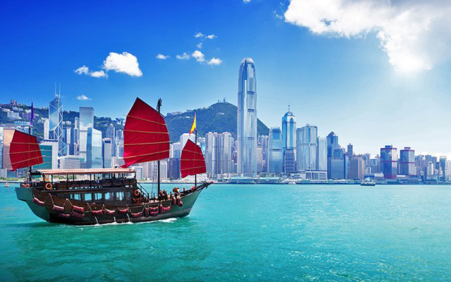Hồng Kông: Hơn 7,4 triệu người từ khắp nơi trên thế giới chiếm giữ hòn đảo nhỏ rộng 1.104 km2 của Hồng Kông, khiến nó trở thành nơi có mật độ dân số cao thứ 3 trên thế giới.

