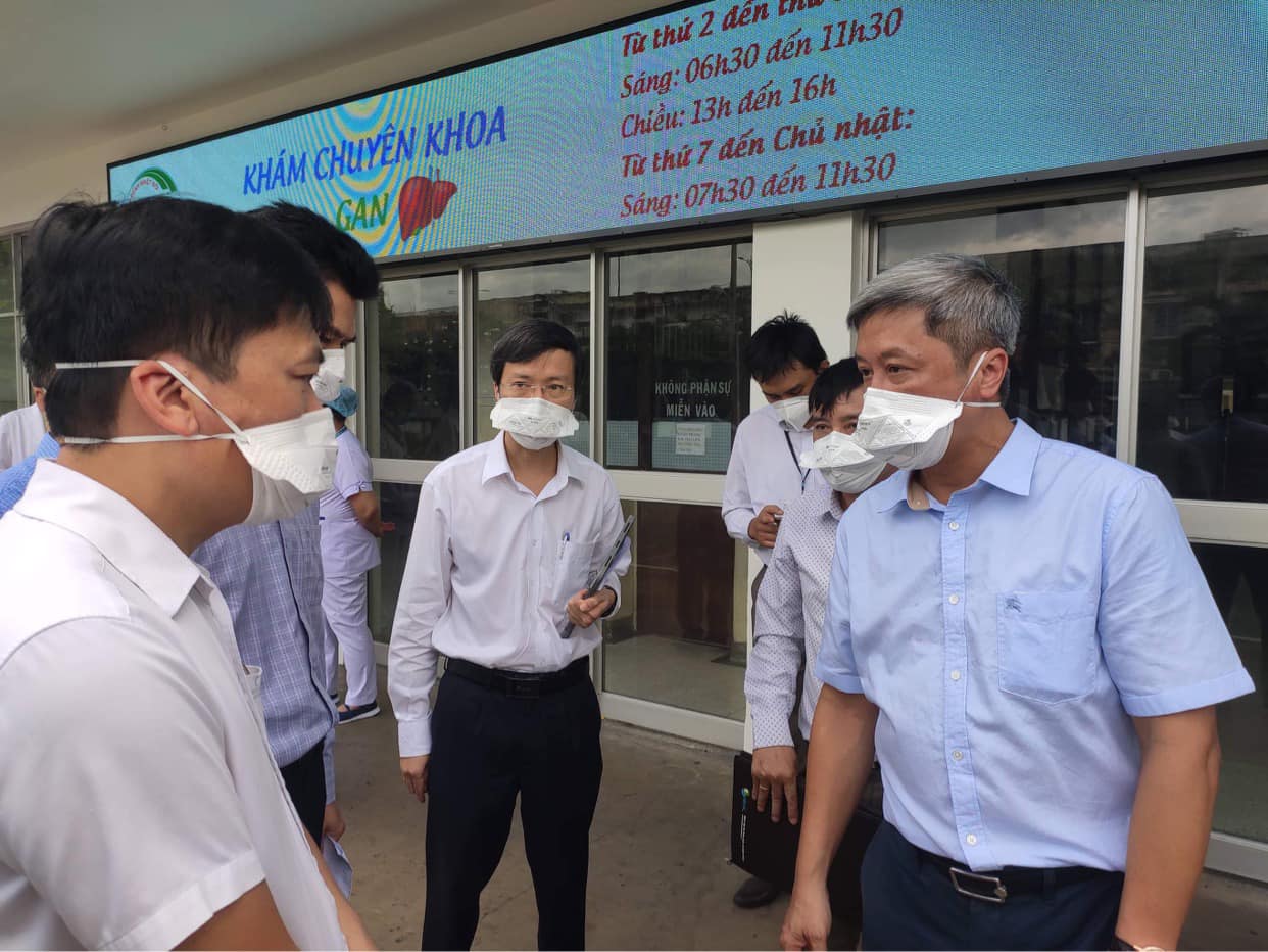PGS.TS Nguyễn Trường Sơn, Thứ trưởng Bộ Y tế là Trưởng Bộ phận thường trực đặc biệt của Bộ Y tế để hỗ trợ chống chống dịch COVID-19 (lần 2) tại TPHCM.