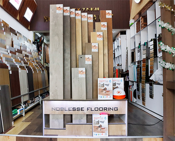 Trải nghiệm sàn gỗ cốt đen DreamLux cao cấp cho ngôi nhà bạc tỷ - 1