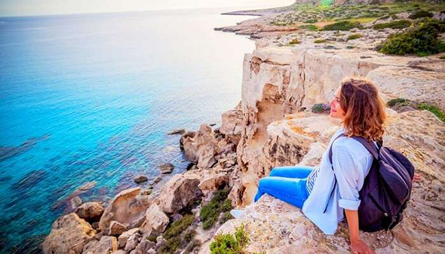 Đảo Síp ở Trung Đông: Đảo Síp được biết đến với vẻ đẹp tinh tế, bao gồm những bãi biển màu mật ong, di tích cổ, rừng rậm thiên nhiên và mọi thứ khác khiến kỳ nghỉ của bạn trở nên đặc biệt nhất. 
