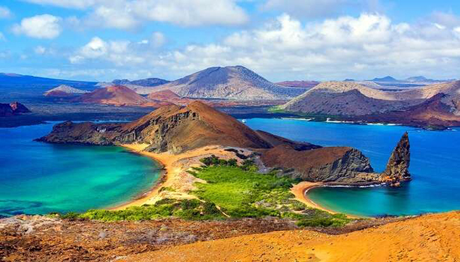 Quần đảo Galapagos ở Ecuador: Quần đảo Galapagos thực sự là một điểm đến thú vị cho những người yêu thiên nhiên và xứ sở thần tiên đầy mê hoặc này là nơi sinh sống của vô số loài chim, cự đà, rùa khổng lồ và chim cánh cụt.&nbsp;
