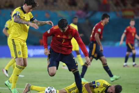 Tây Ban Nha ra quân EURO đáng thất vọng: Triệu fan đòi "trảm" Morata