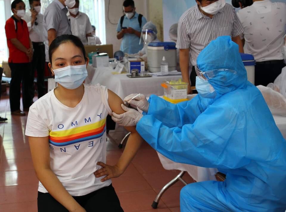 Việt Nam chính thức gia công vắc-xin COVID-19 của Nga bắt đầu từ tháng 7 - 1