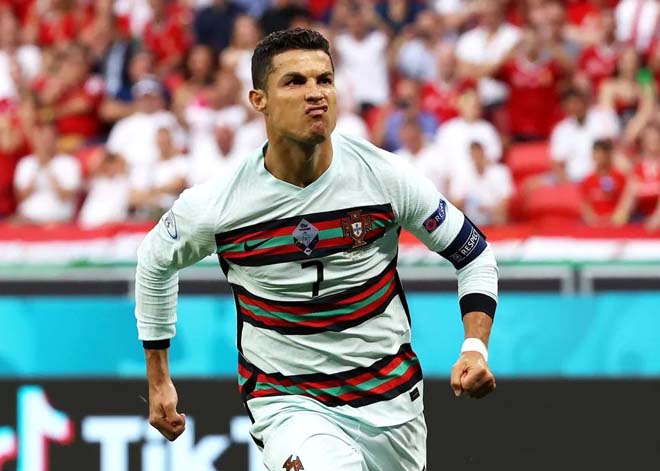 Ronaldo tạo nên hàng loạt kỷ lục cho riêng mình