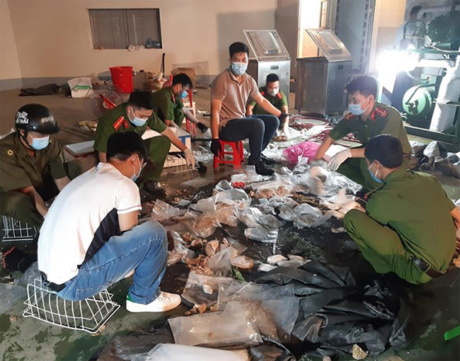 Tại khu Vinhome Riverside Long Biên, Hà Nội, Cục C04 đã khám xét căn nhà do Huang Yen Sheng thuê, thu giữ 5 bộ định vị do các đối tượng dùng để gắn vào ô tô vận chuyển ma túy để theo dõi tránh sự phát hiện của lực lượng chức năng.
