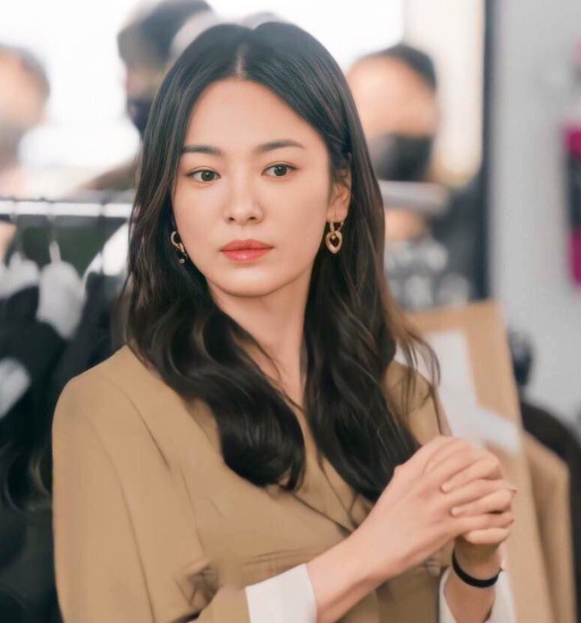 Song Hye Kyo xinh đẹp bất chấp thời gian