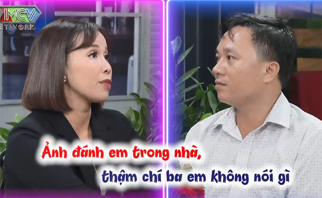 Khi bà mối hỏi đàng gái có ý “bắt rể” không, Ngọc Hằng chia sẻ: “Đối với em và gia đình thì người đàn ông trong nhà có tiếng nói lắm. Ba em thậm chí còn bênh con rể khi ở rể, thậm chí khi chồng đánh em trong nhà mà ba không nói gì. Nếu mình sinh con ra, là con của mình thì mới thấy thương, còn em là con nuôi. Hồi xưa ba em không muốn nuôi em, mẹ em mới là người muốn nuôi”.