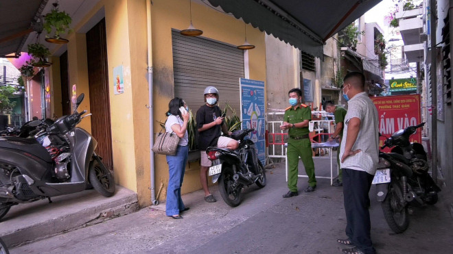 Khoanh vùng tạm thời khu vực dân cư ở trục đường Lê Duẩn - Hoàng Hoa Thám - Lý Thái Tổ, nơi bệnh nhân 12437 sinh sống