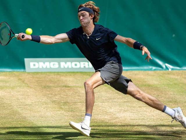 Rublev vào chung kết Halle Open, Shapovalov mất 2 ngày giành vé bán kết Queen’s Club - 1