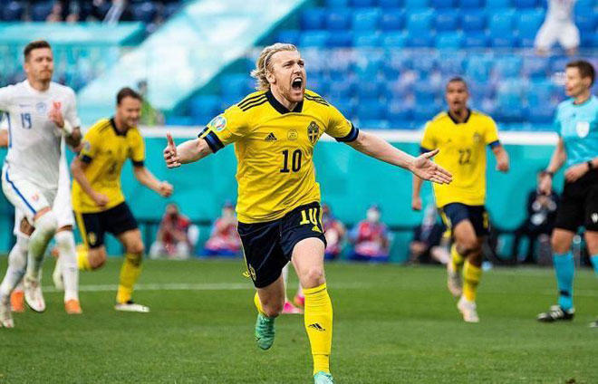 Emil Forsberg thắp sáng cơ hội đi tiếp của ĐT Thụy Điển với quả penalty thành công vào lưới ĐT Slovakia