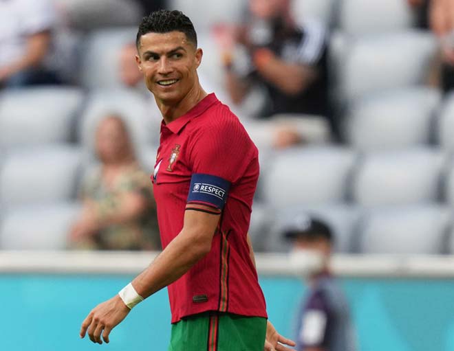 Dù góp 1 bàn và 1 kiến tạo song Ronaldo không thể giúp Bồ Đào Nha có một kết quả khả quan trước Đức, khi hàng thủ “Seleccao” mắc nhiều sai lầm trong đó có 2 bàn đá phản