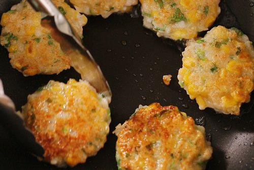 Món ngon cuối tuần: Cách làm chả tôm mực rau củ vừa ngon vừa đủ chất - 3