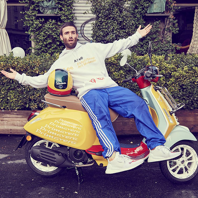 vespa primavera sean wotherspoon