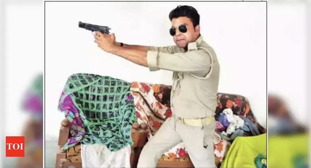 Sunil đã thay thế Anil trong vai trò sĩ quan cảnh sát từ năm 2016.
