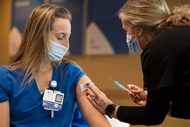 Các chuyên gia khuyến cáo người dân Mỹ cần tích cực tiêm vaccine trước khi biến chủng Delta lây lan rộng.