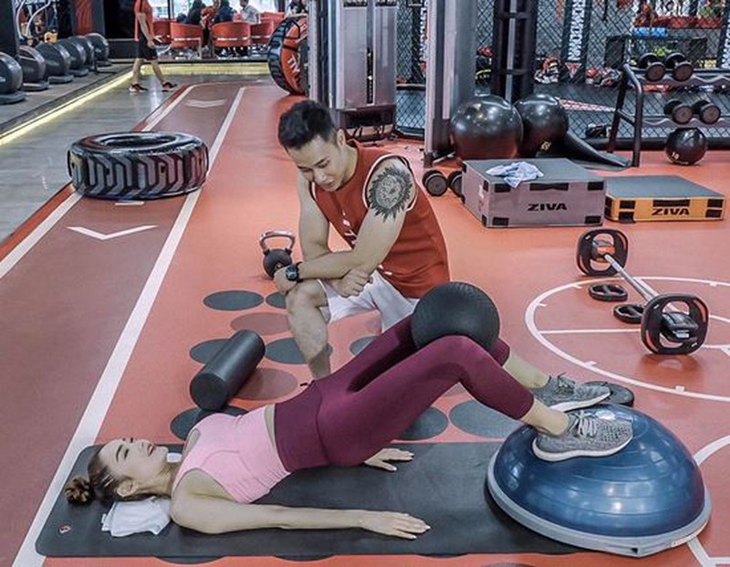 Minh Hằng là tín đồ trung thành của bộ gym nhiều năm.