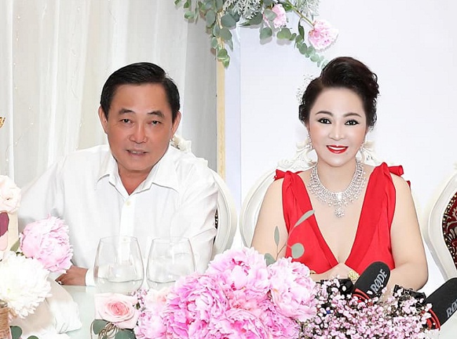 Quỹ từ thiện Hằng Hữu của gia đình bà Nguyễn Phương Hằng và ông Huỳnh Uy Dũng (Dũng lò vôi) sẽ tạm ngừng tài trợ tại ba bệnh viện lớn từ tháng 10 tới