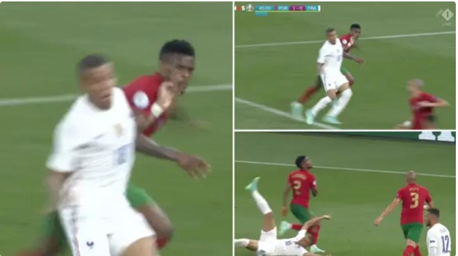 Kylian Mbappe&nbsp;ngã rất đẹp sau pha va chạm với Nelson Semedo để mang về quả penalty cuối hiệp 1 cho ĐT Pháp khi gặp ĐT Bồ Đào Nha