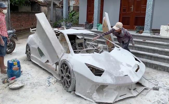 Nhóm bạn trẻ tài năng này cũng đã tạo ra chiếc Lamborghini Aventador SVJ với giá thành lên đến hơn 12 triệu đồng – đắt hơn rất nhiều so với các mô hình trước đó. 
