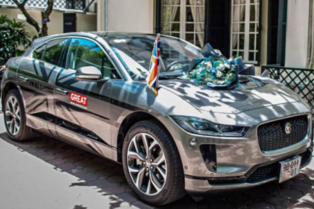 Jaguar I-Pace đầu tiên về đội xe Đại sứ quán Anh tại Việt Nam