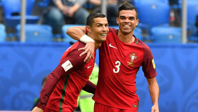 Ronaldo và Pepe đã gắn bó với nhau từ rất lâu trong màu áo ĐT Bồ Đào Nha