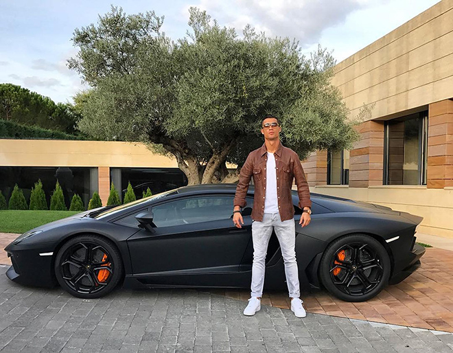 Cristiano Ronaldo và bộ sưu tập siêu xe toàn &#34;hàng thửa&#34; - 11