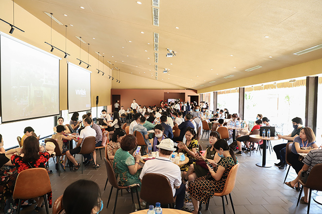 Hàng trăm khách hàng có mặt tại “Khu trải nghiệm”dự án Apec Mandala Sky Villas Kim Bôi