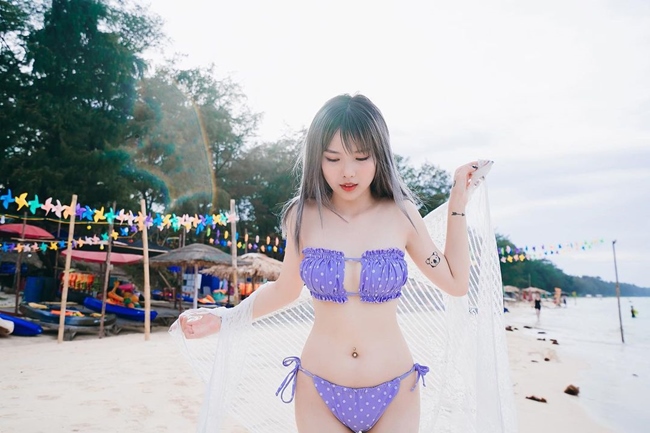 Trần Trang Nhung (biệt danh Heli A) là streamer mới nổi gây ấn tượng với vẻ ngoài xinh xắn.
