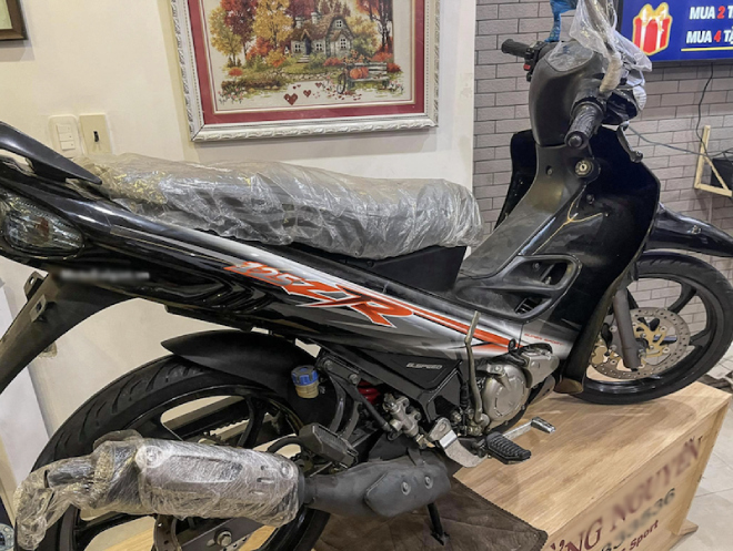 Xe côn tay “cá mập” Yamaha 125ZR giá 500 triệu đồng, gây choáng làng chơi xe - 2