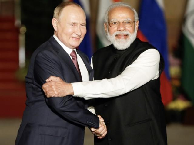 Mỹ dọa trừng phạt nếu Ấn Độ mua quá nhiều dầu của Nga