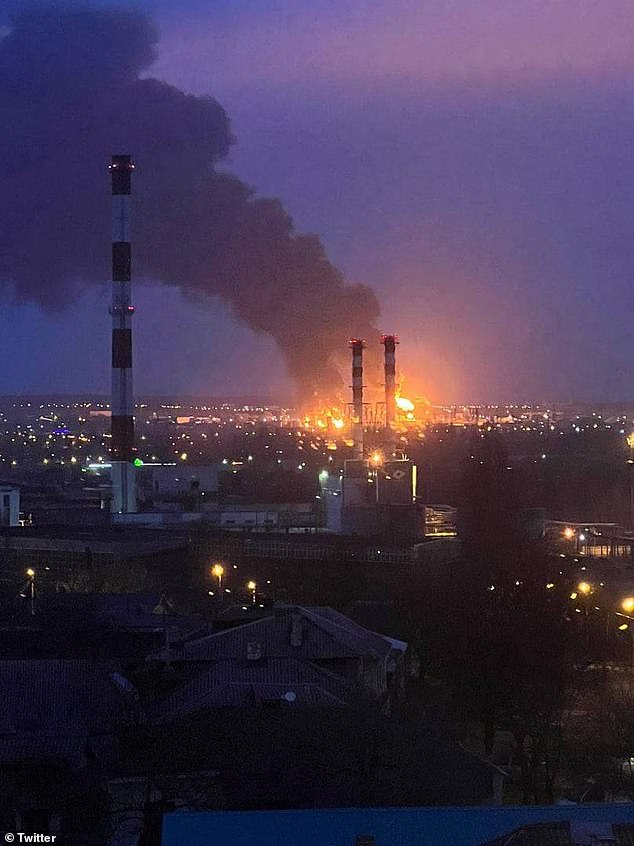 Kho dầu của Nga bị tấn công ở khu vực thành phố Belgorod, giáp biên giới Ukraine.