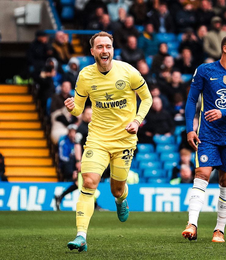 Eriksen có mặt đúng lúc để ghi bàn giúp "Bầy ong" dẫn ngược đội chủ nhà 2-1