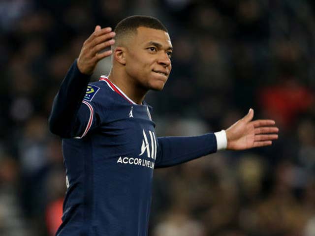 Mbappe thừa nhận có thể ở lại PSG