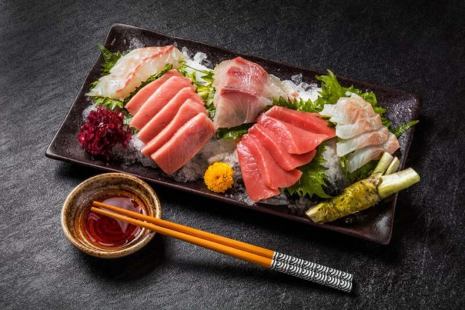 Rất nhiều người ăn Sashimi nhưng không biết đây là món khai vị cực kỳ bổ dưỡng và khác hẳn với món Sushi - 2