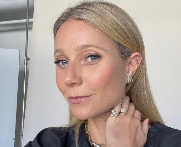 Gwyneth Paltrow tôn thờ kiểu tóc tự nhiên.