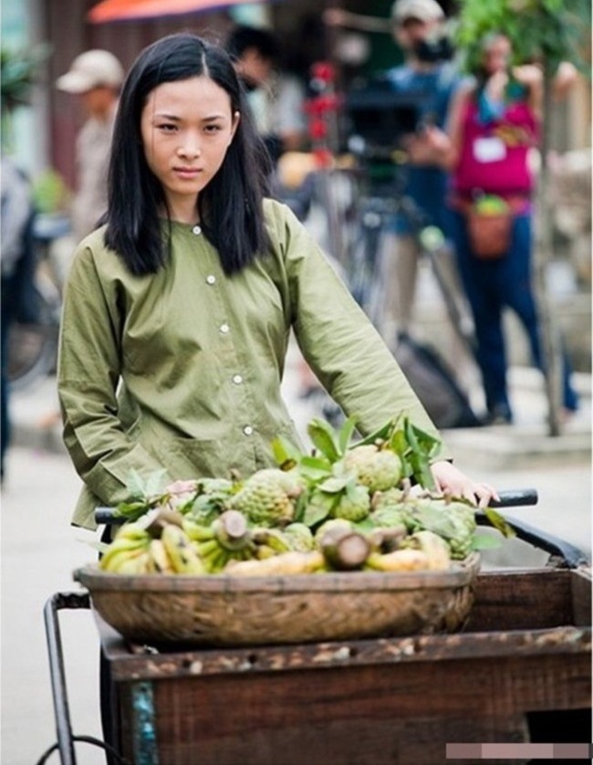 Cảnh nóng duy nhất của cô trong bộ phim điện ảnh “Người lính” (The Soldier) bất ngờ hot trở lại.
