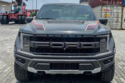 Ford F-150 Raptor thứ 3 cập cảng Việt Nam, giá hơn 5 tỷ đồng