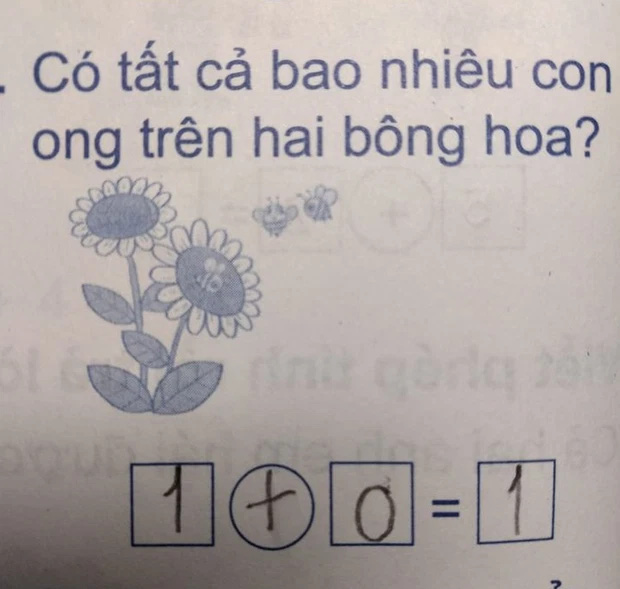 Đỉnh cao thông minh: Cậu nhóc lớp 1 chỉ em gái cách viết chữ &#34;A&#34; không hề có trong SGK, xem xong đến người lớn cũng phải &#34;bái phục&#34; - 2