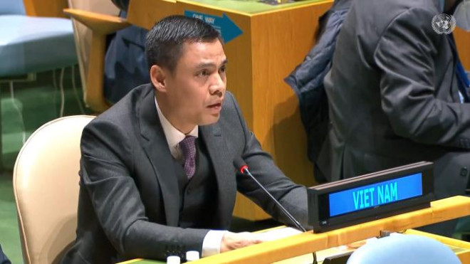 Đại sứ Đặng Hoàng Giang, Trưởng Phái đoàn thường trực Việt Nam tại LHQ, phát biểu tại Phiên họp khẩn cấp lần thứ 11 về tình hình Ukraine - Ảnh: Bộ Ngoại giao