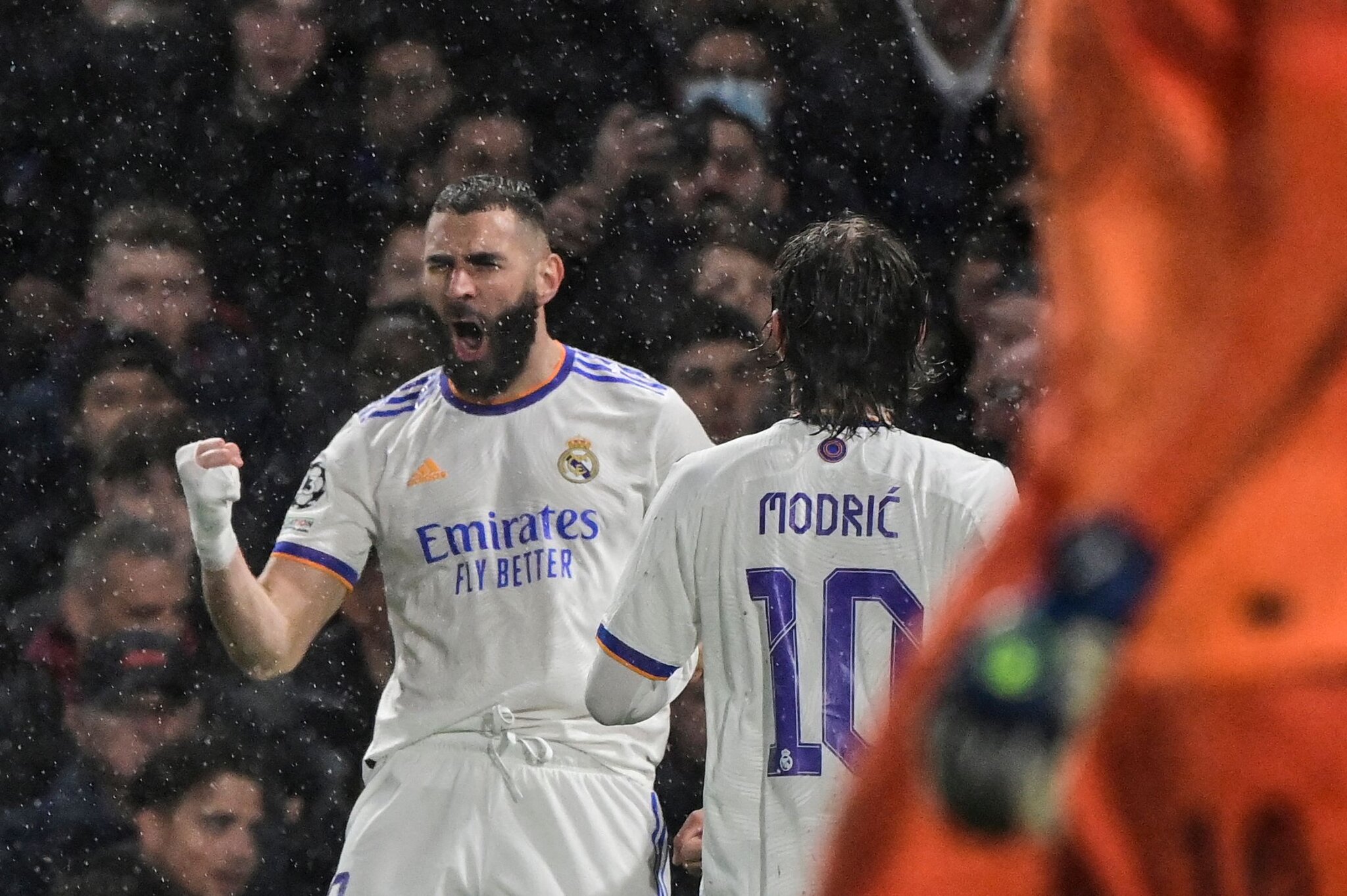 Karim Benzema: Từ cái bóng Ronaldo đến thủ lĩnh Real Madrid - 5