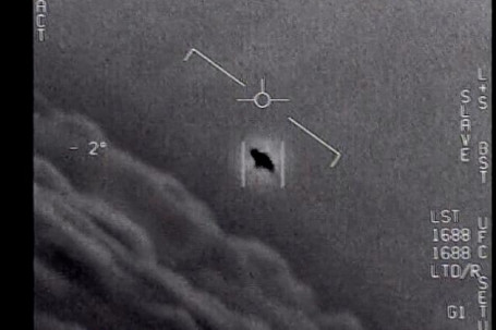 Chuyên gia CIA tiết lộ những người tiếp xúc gần UFO gặp phải vết thương kỳ lạ
