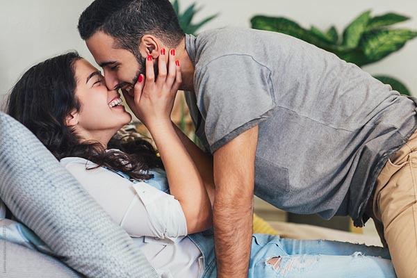 8 bí mật giúp vợ chồng duy trì tình cảm nồng cháy như thuở mới yêu - 1